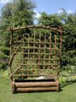 Pergola z korytkiem.