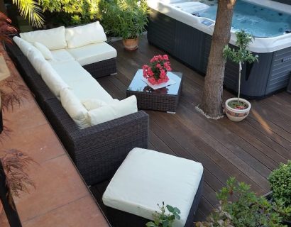 Zestaw Ligurito VIII Brown & Ecru nad jacuzzi