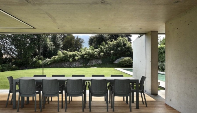 krzesła i stoły plastikowe ogrodowe