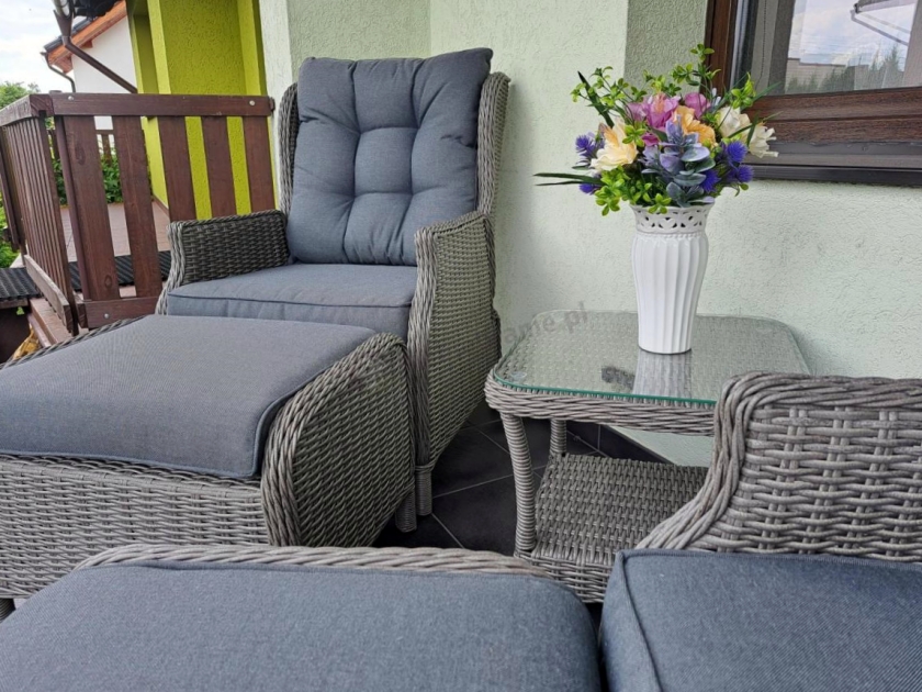 Leniwy odpoczynek w ogrodzie - fotel, huśtawka czy leżanka?