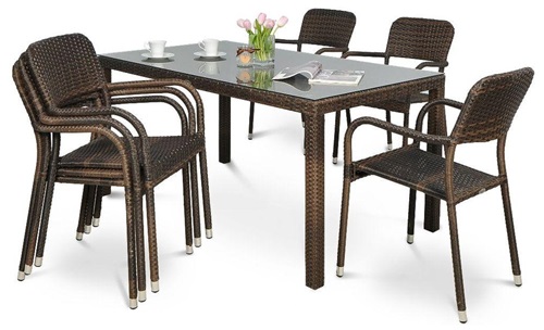 Co wpływa na cenę krzesła z technorattanu?