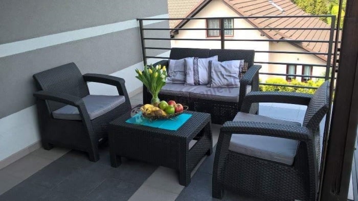 taras a balkon różnica