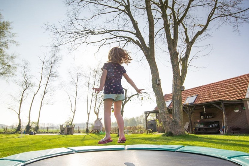 Trampolina do wkopania w ziemię