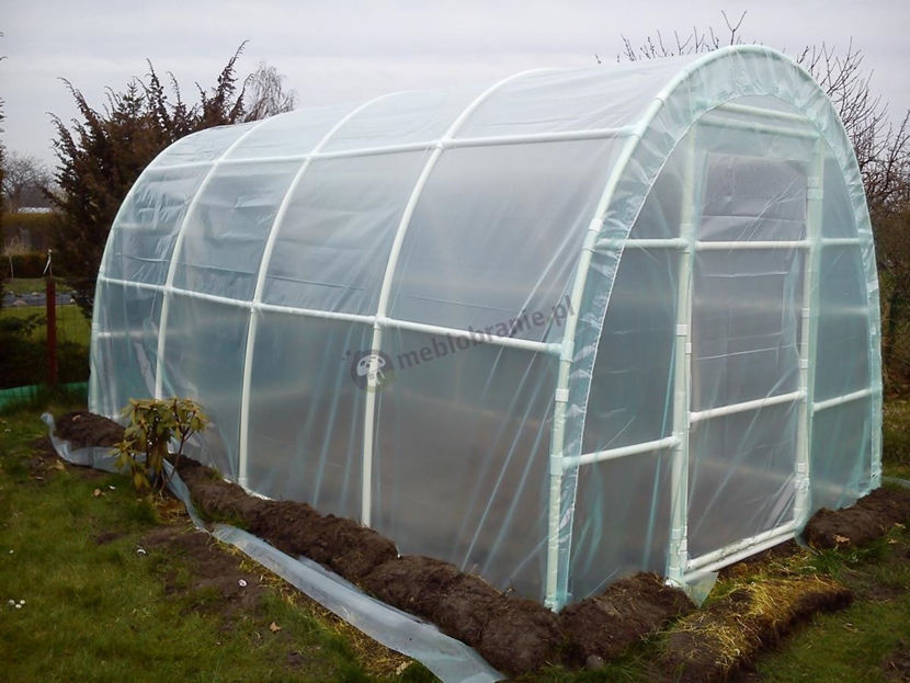 Jaki tunel kupić? Jak wybrać tunel foliowy? Poradnik