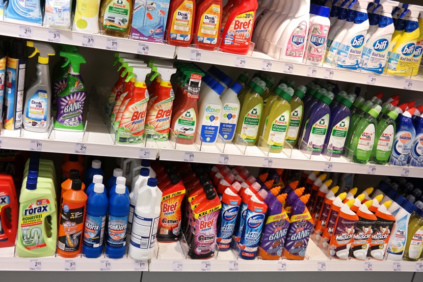 Domestos do kwiatów — jak działa i czy faktycznie pomaga?