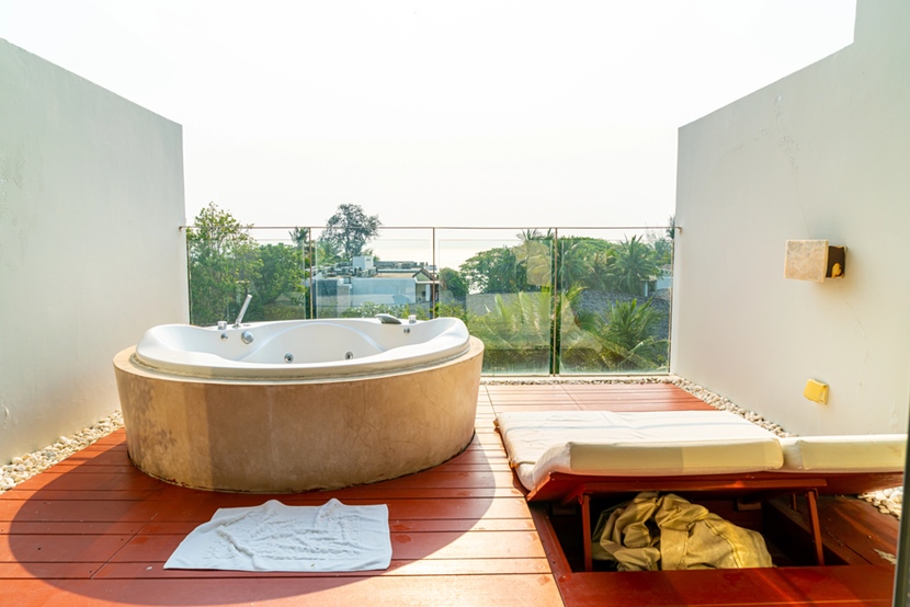 Czy można mieć jacuzzi na balkonie?