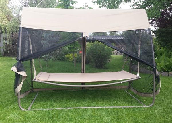 Huśtawka ogrodowa z moskitierą Naksos 