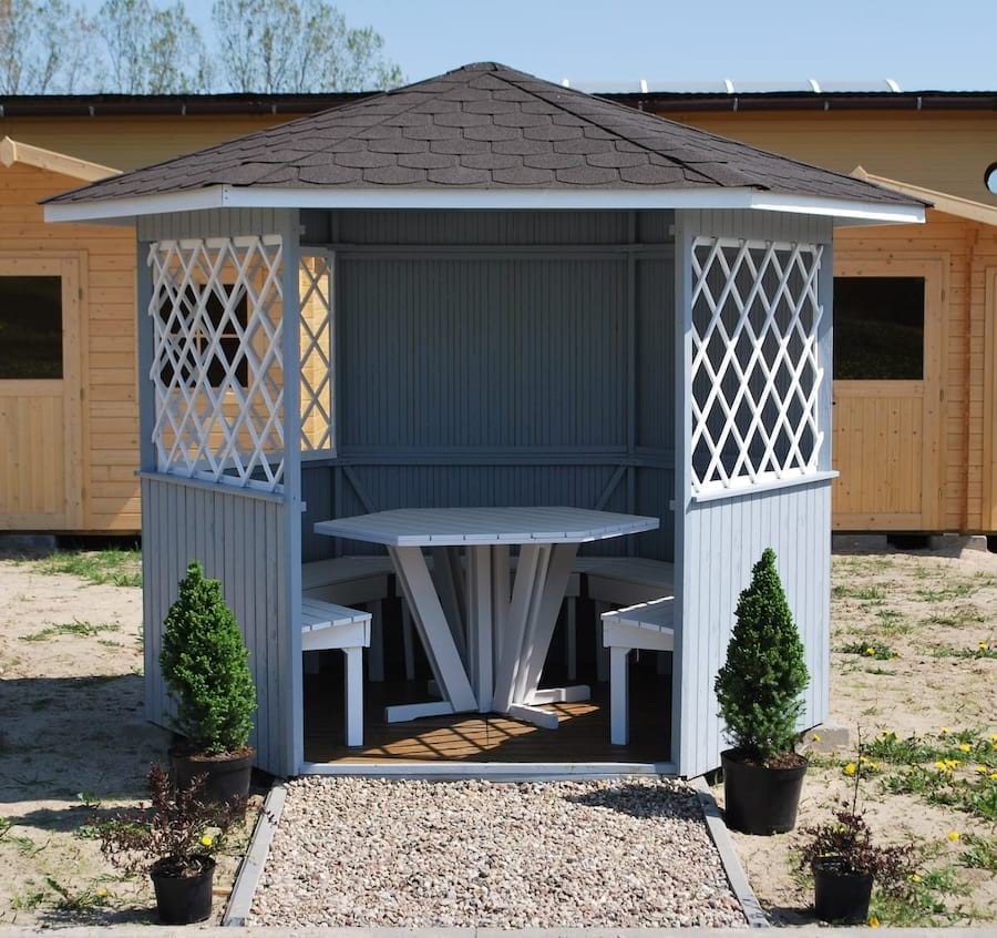 Altana ogrodowa z drewna z podłogą i ławkami Maciejka