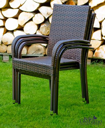 Sztaplowanie krzeseł technorattan Eccellente