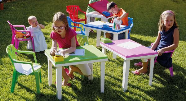 Nardi Ariel krzesło ogrodowe dla dzieci Lime w aranżacji