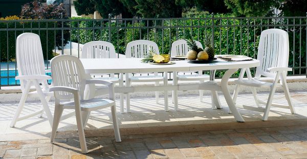 Nardi Creta krzesło tarasowe w aranżacji na tarasie