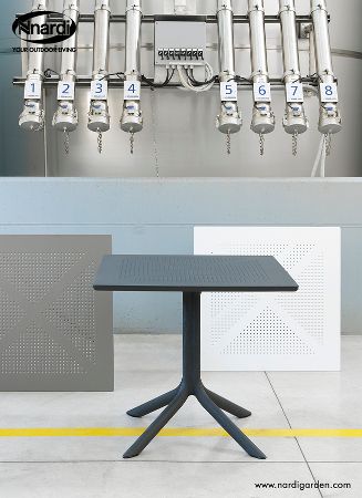 Nardi Clip stolik kwadratowy aranżacja