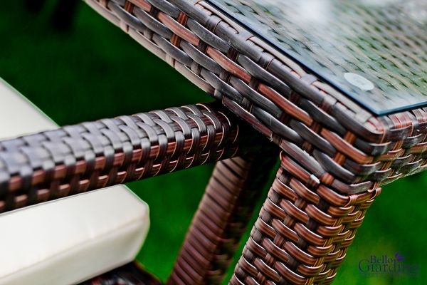 Zbliżenie na meble stołowe Ombroso detal