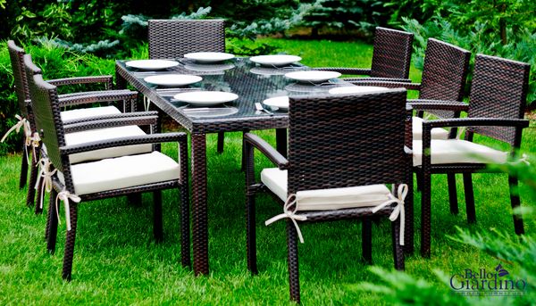 Zestaw mebli Ombroso obiadowy w ogrodzie