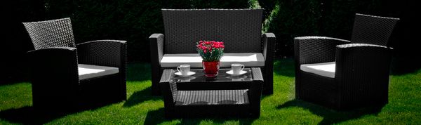 Zestaw mebli Unico w ogrodzie