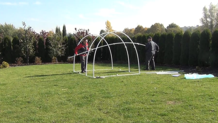 Tunel ogrodowy montaż