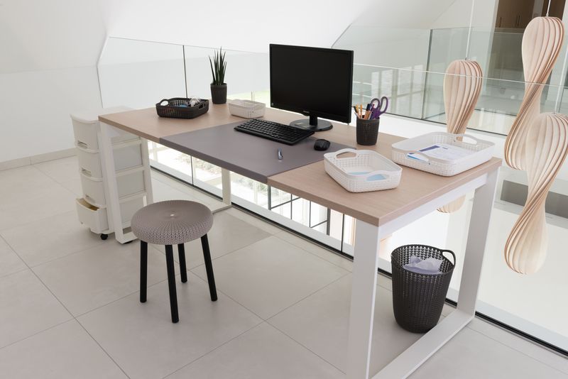 Taboret kuchenny z tworzywa Keter Cozy Stool piaskowy - aranżacja