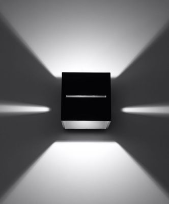 Kinkiet Lobo włączony