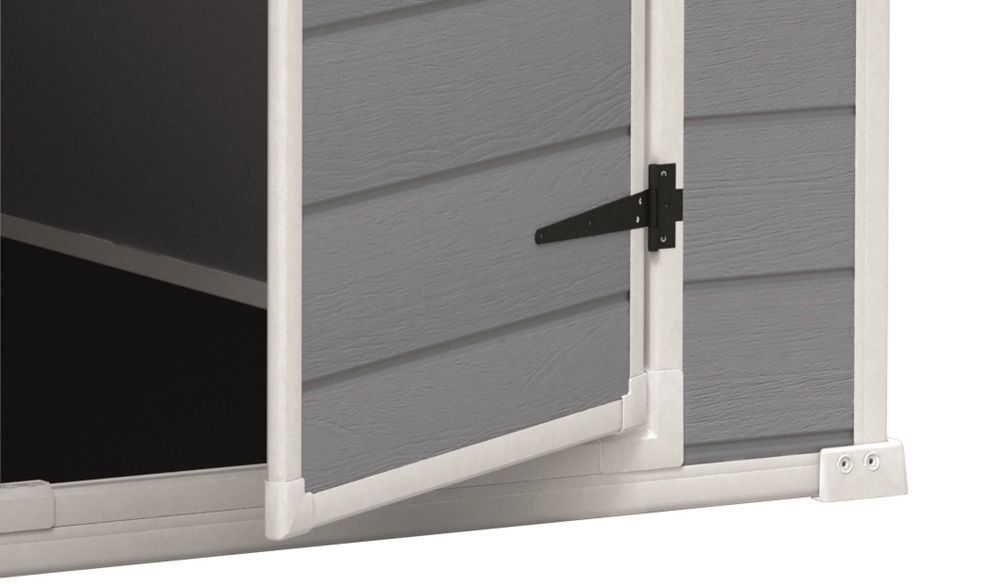 Metalowe zawiasy w domku Manor 4x6