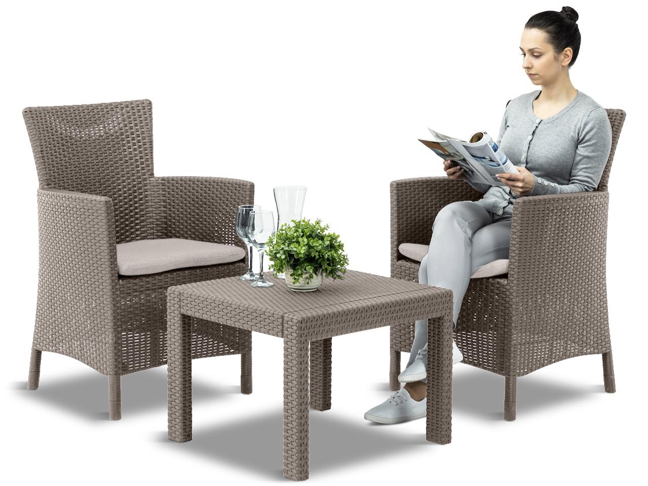 Stolik i krzesła na mały balkon