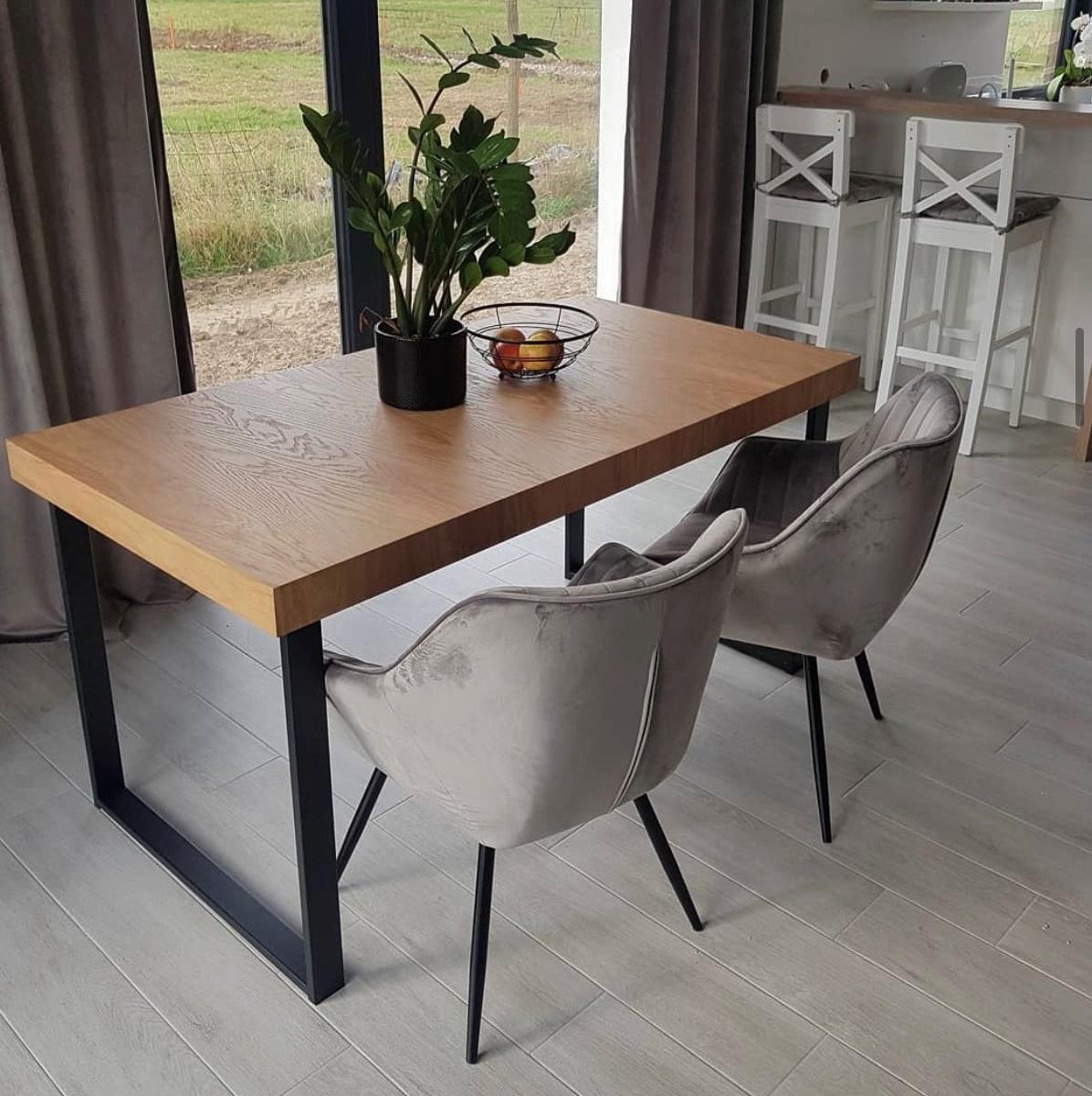 Szary welurowy fotel