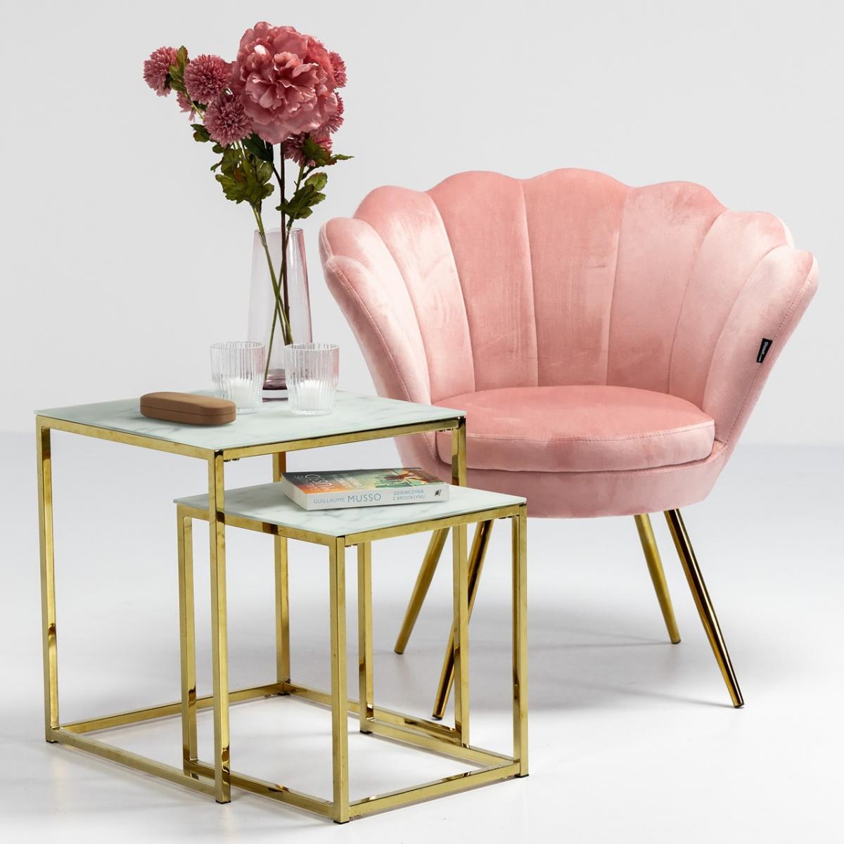 Fotel pudrowy róż muszelka